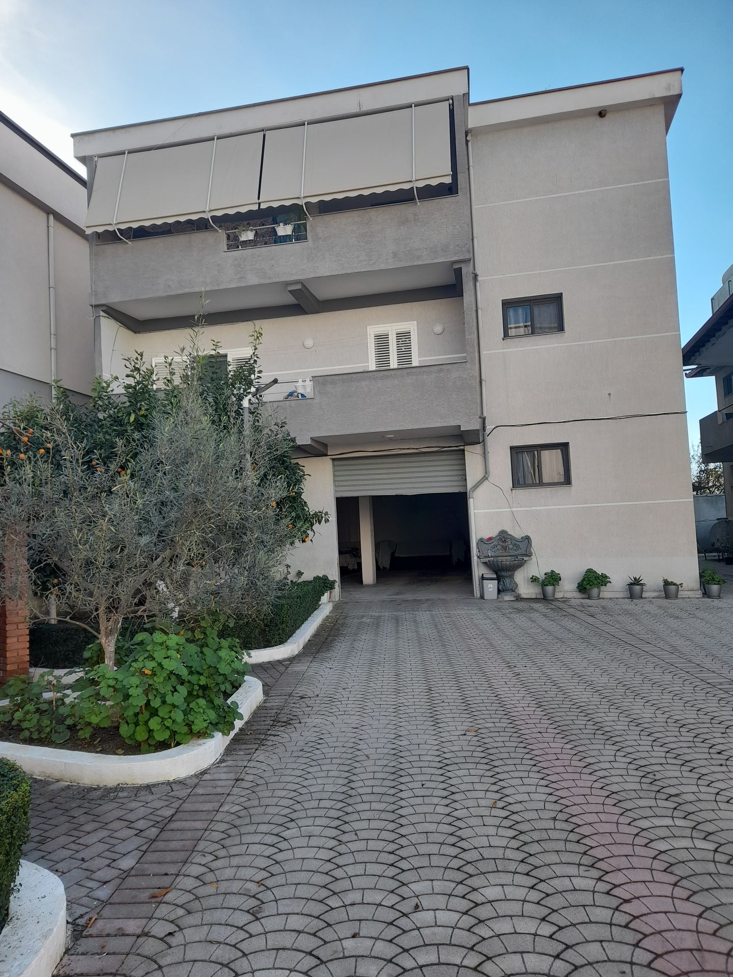 Shitet Godinë 480 m² në Durrës | 5 Dhoma – I Banueshëm & me Shumë Njësi | 600.000 €