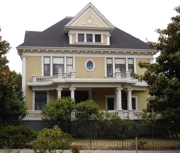 🏡 Njoftim Shitje: Pronë me Sipërfaqe Gjigante | 330 m² | Rruga Fadil Gjuzi